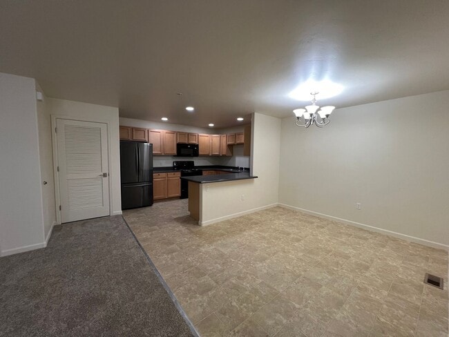 Building Photo - 3029 Coal Mine Ave