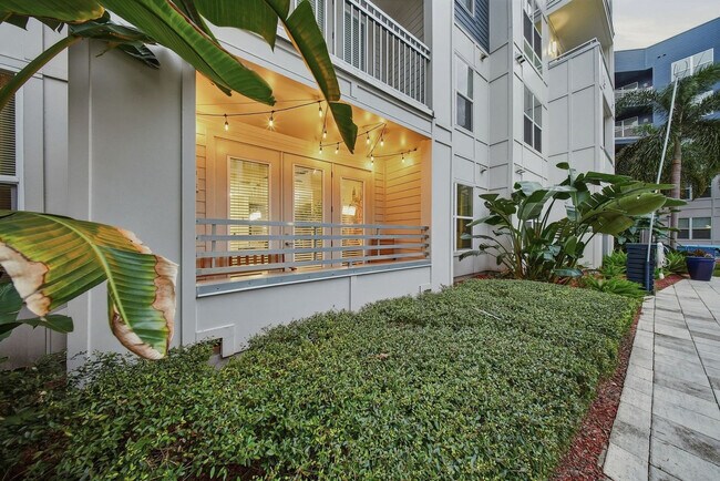 Building Photo - 1700 W Cleveland St