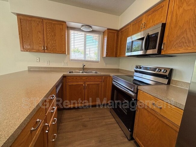 Building Photo - 425 E 1050 S