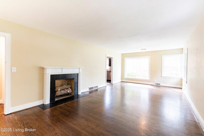 Building Photo - 2512 Gardiner Ln