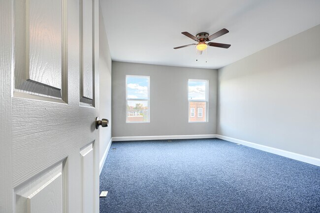 Building Photo - Homewood