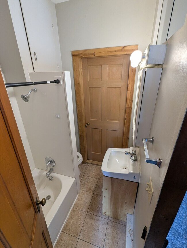 Building Photo - 24 W Water St