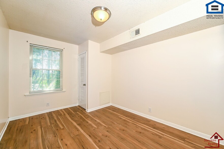 Building Photo - 441 Harding Pl