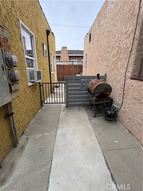 Building Photo - 552 W 22nd St