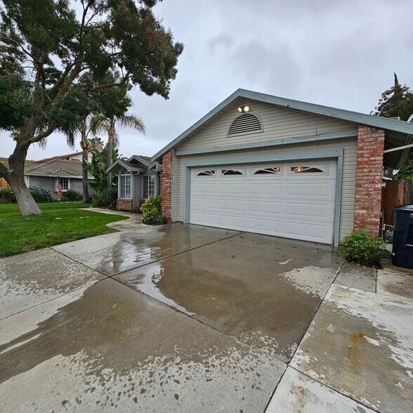 Building Photo - 2525 Travao Ln