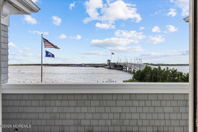 Building Photo - 1200 Bay Ave