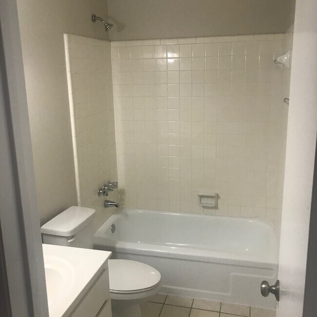 Building Photo - 3635 Maple Glenn Ln