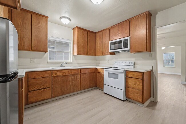 Building Photo - 0251