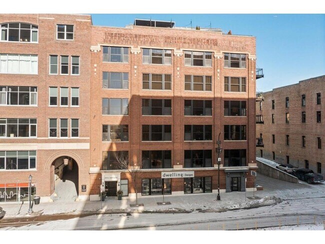 Building Photo - 618 N Washington Ave