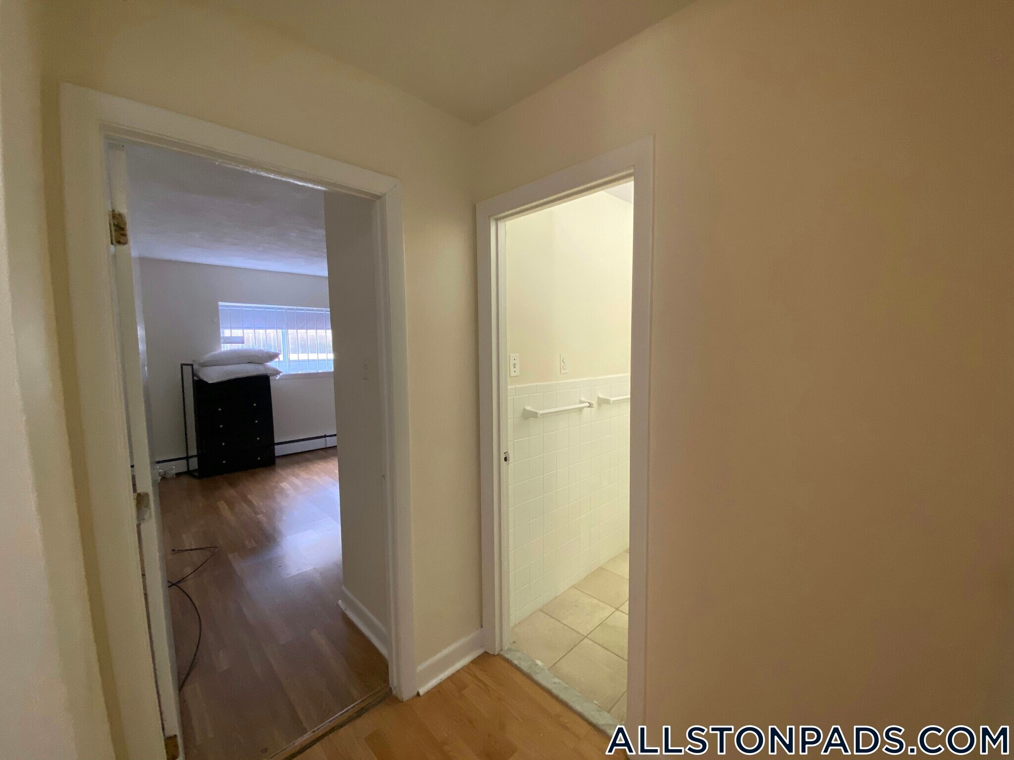 Building Photo - 84 Gardner St