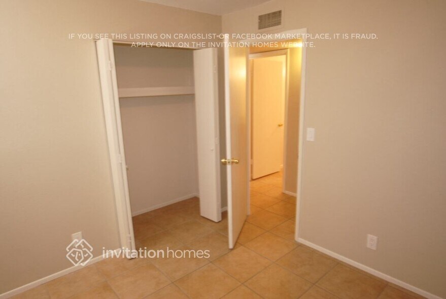 Building Photo - 817 N 95th St
