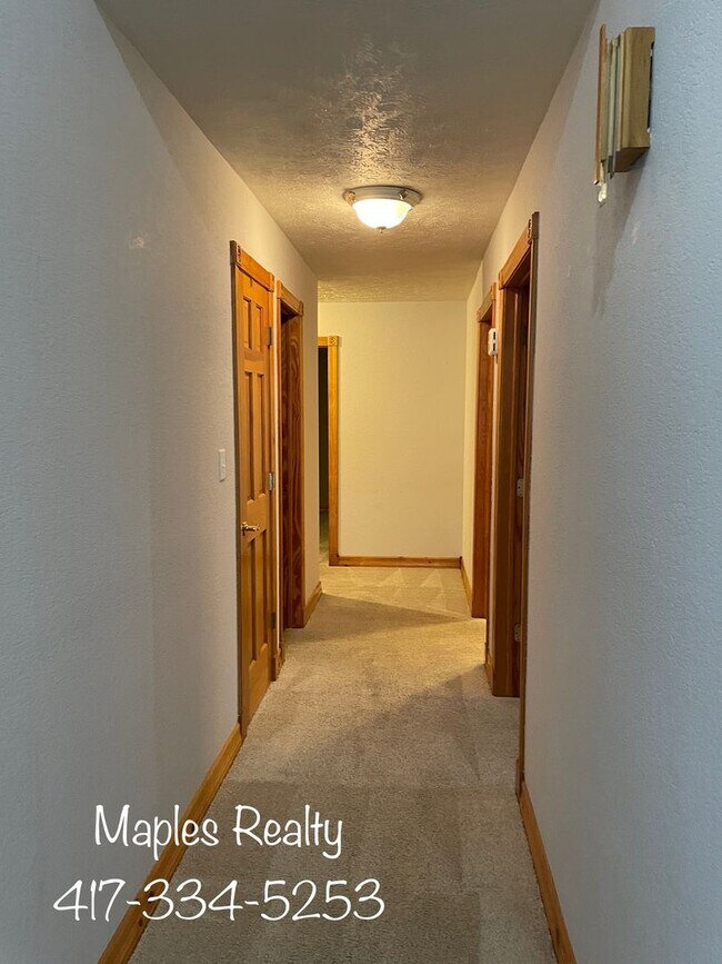 Building Photo - VERY NICE 3 bedroom home in Branson, MO fo...