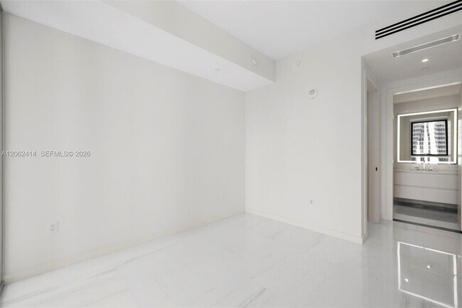 Building Photo - 300 Biscayne Blvd Way