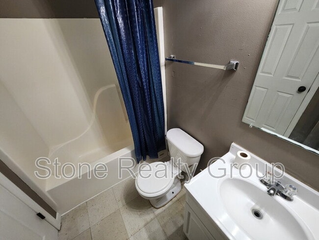 Building Photo - 1436 S 4th St