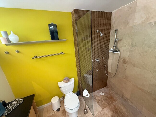 Building Photo - Mid-Century Modern 3-Bedroom Home with Pri...