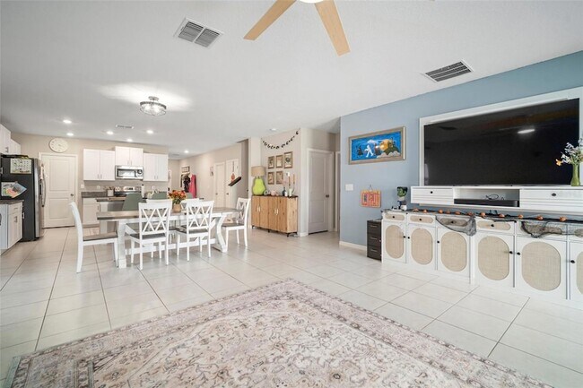 Building Photo - 5430 Blue Azure Dr