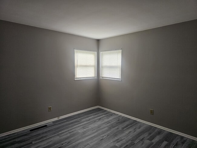 Building Photo - 1062 Brentnell Ave