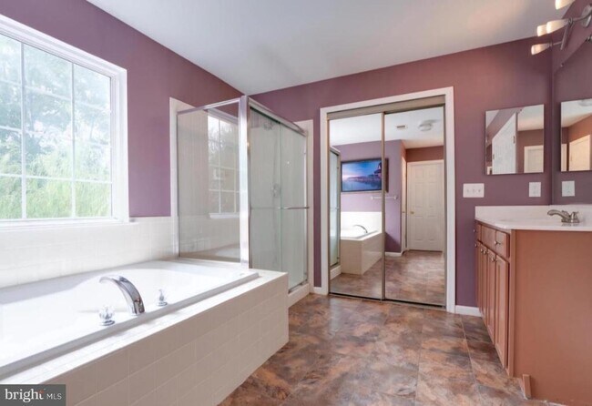 Building Photo - 8464 Hessian Hill Ct