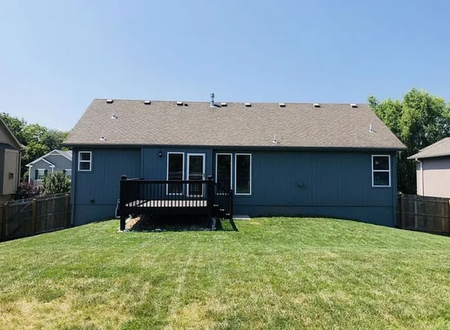 Building Photo - Beautiful 4 Bed 3 Bath Home in Blue Springs!
