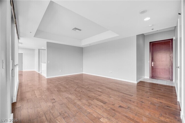 Building Photo - 4525 Dean Martin Dr