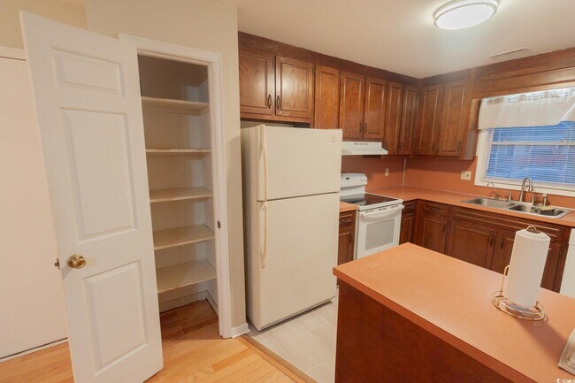 Building Photo - 1335 Melanie Ln