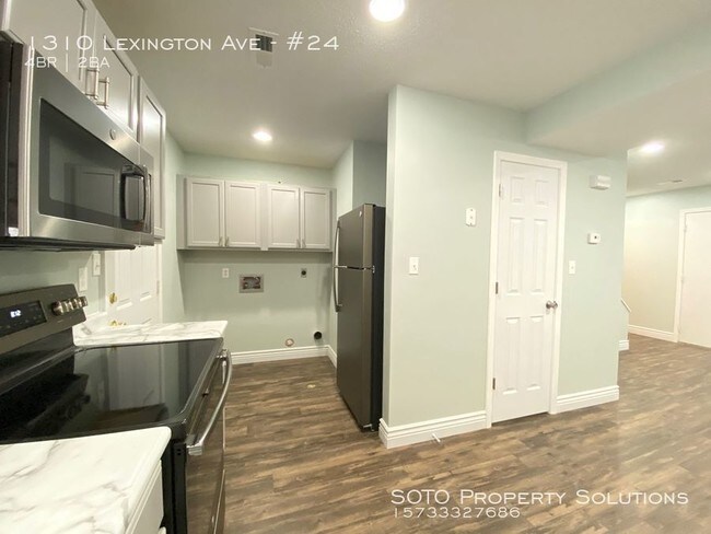 Building Photo - 4BD/2BA Remodeled Condo off Lexington