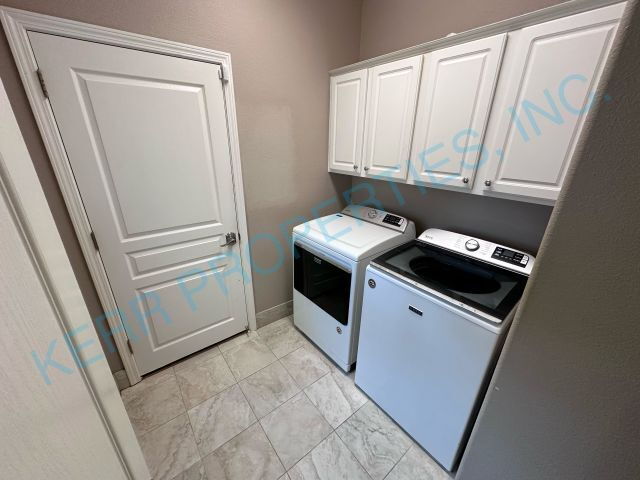 Building Photo - FREE RENT! Charming 3-Bedroom Retreat with Stunning Views on Shore View Dr!