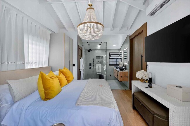 Building Photo - 800 NE 97th St