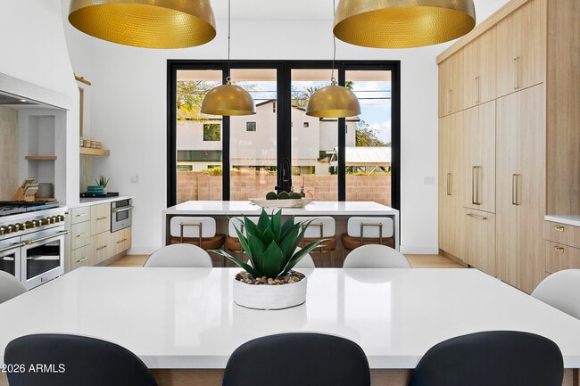 Building Photo - 4207 E Campbell Ave