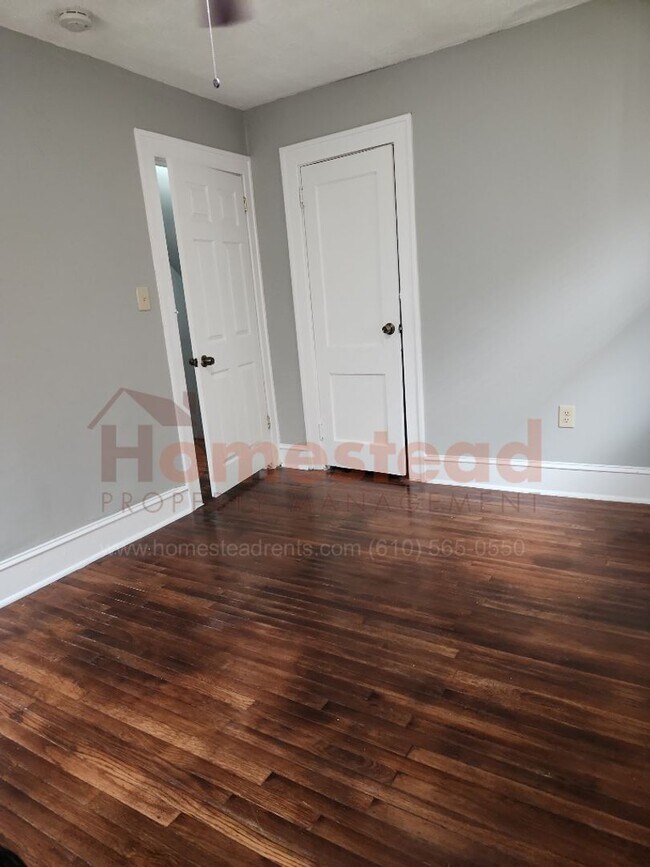 Building Photo - 5 BEDROOM HOME FOR RENT IN COLLINGDALE!