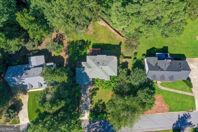 Building Photo - 2462 Empire Forest Dr