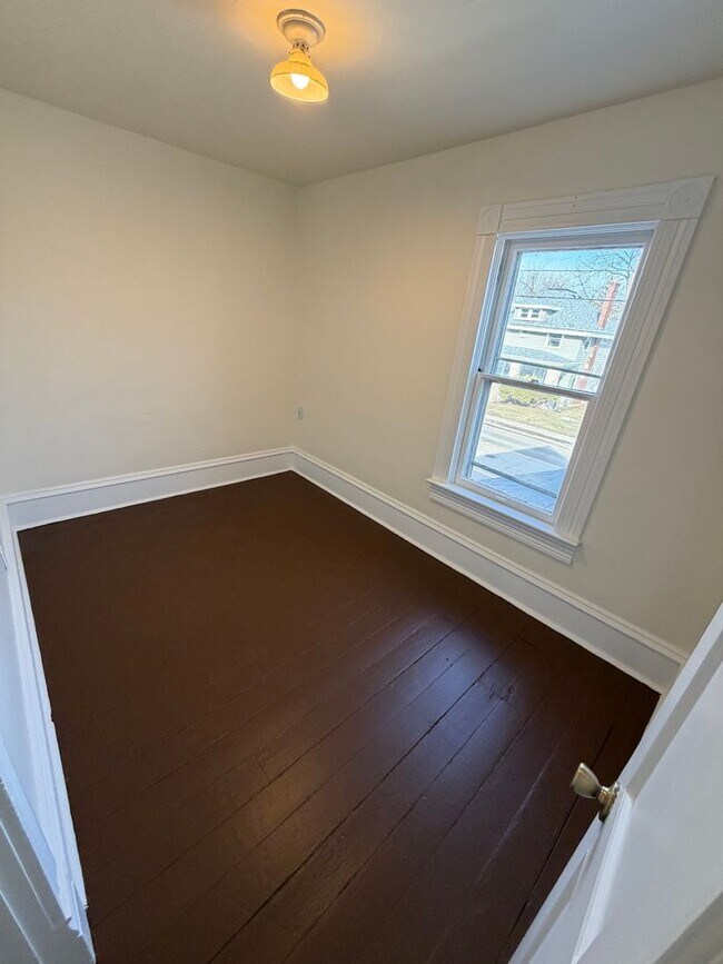 Building Photo - 829 Jackson St