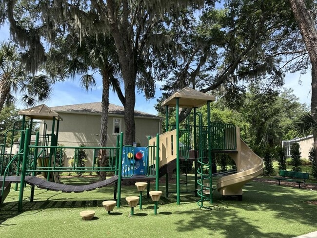Building Photo - 15752 Fishhawk Falls Dr
