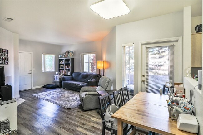 Building Photo - 5250 S Rainbow Blvd