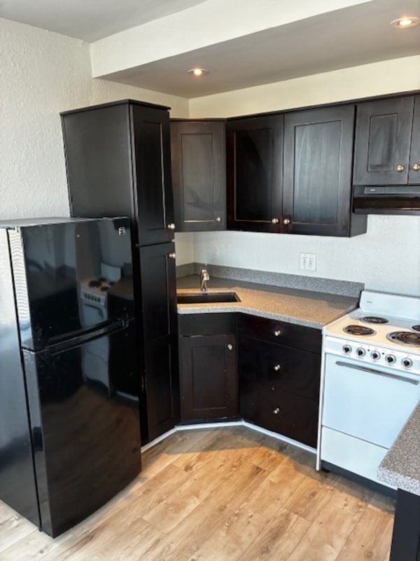 Building Photo - 311 W Ashley St