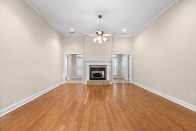 Building Photo - 148 Carriage House Ln