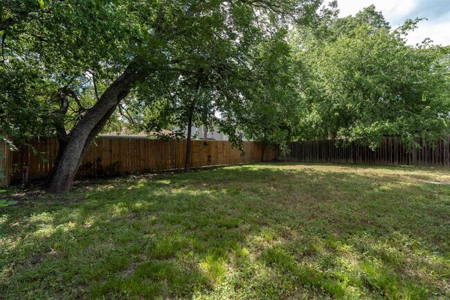 Building Photo - 12314 Double Tree Ln