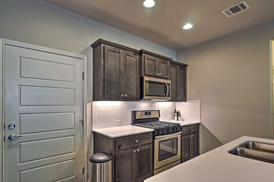 Building Photo - 2501 Co Rd 234