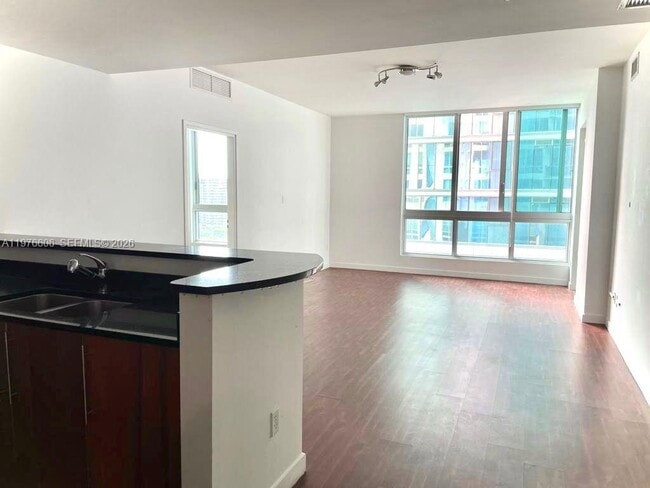 Building Photo - 300 S Biscayne Blvd