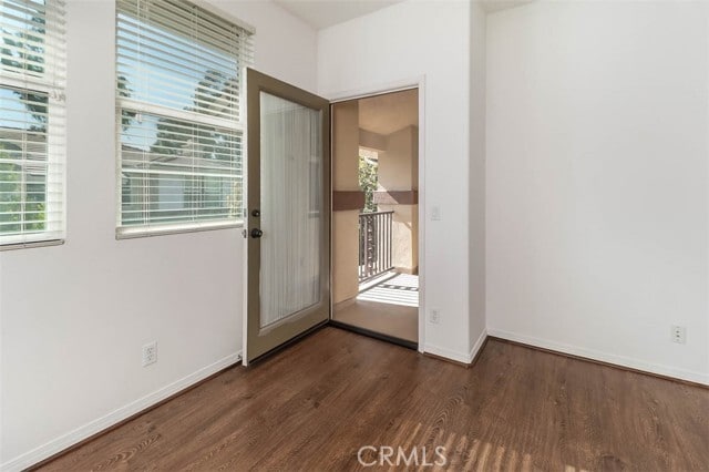 Building Photo - 754 W 1st St