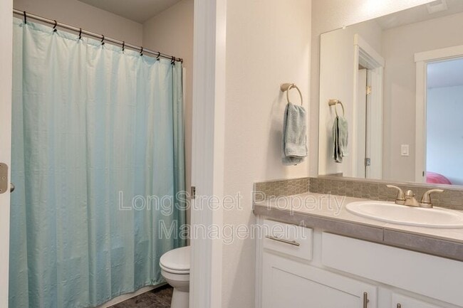 Building Photo - 17854 SW Rudolph Ln