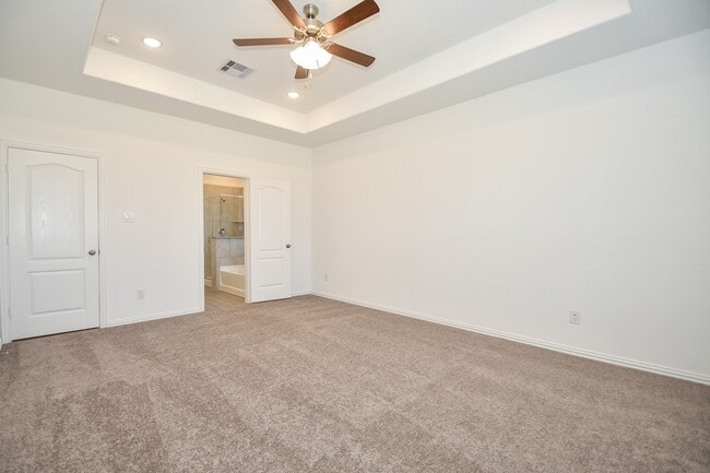 Building Photo - 31322 Horseshoe Meadow Bend Ln