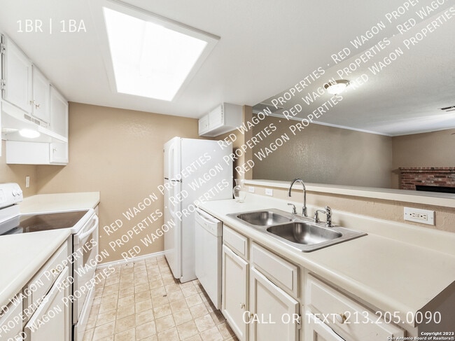 Building Photo - 11610 Vance Jackson Rd