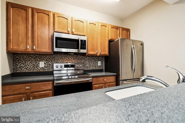 Building Photo - 12151 Penderview Ln