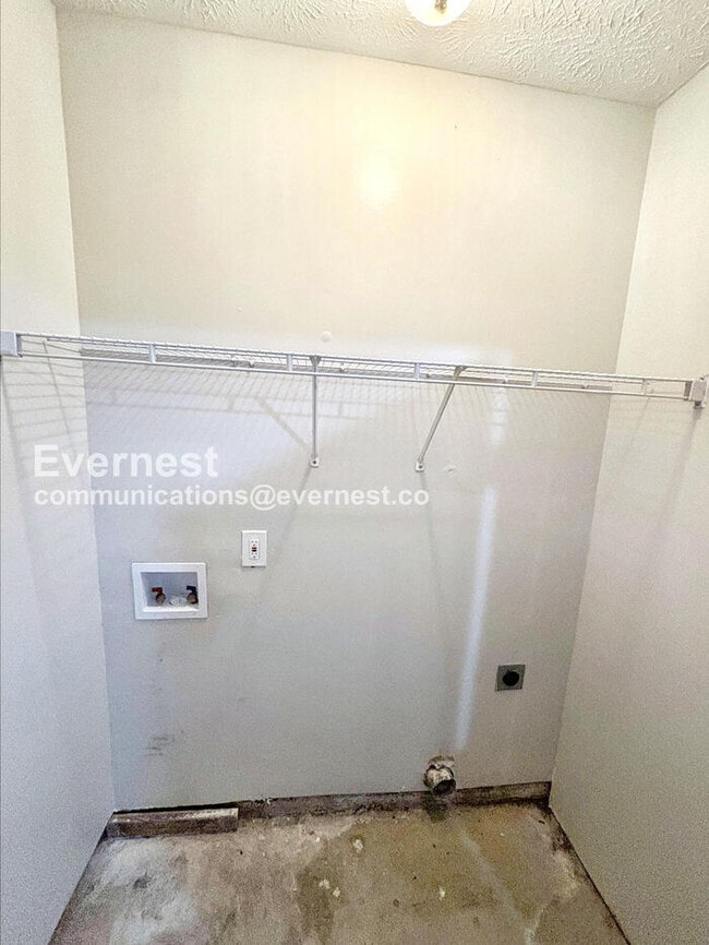 Building Photo - 7011 Regency Ln