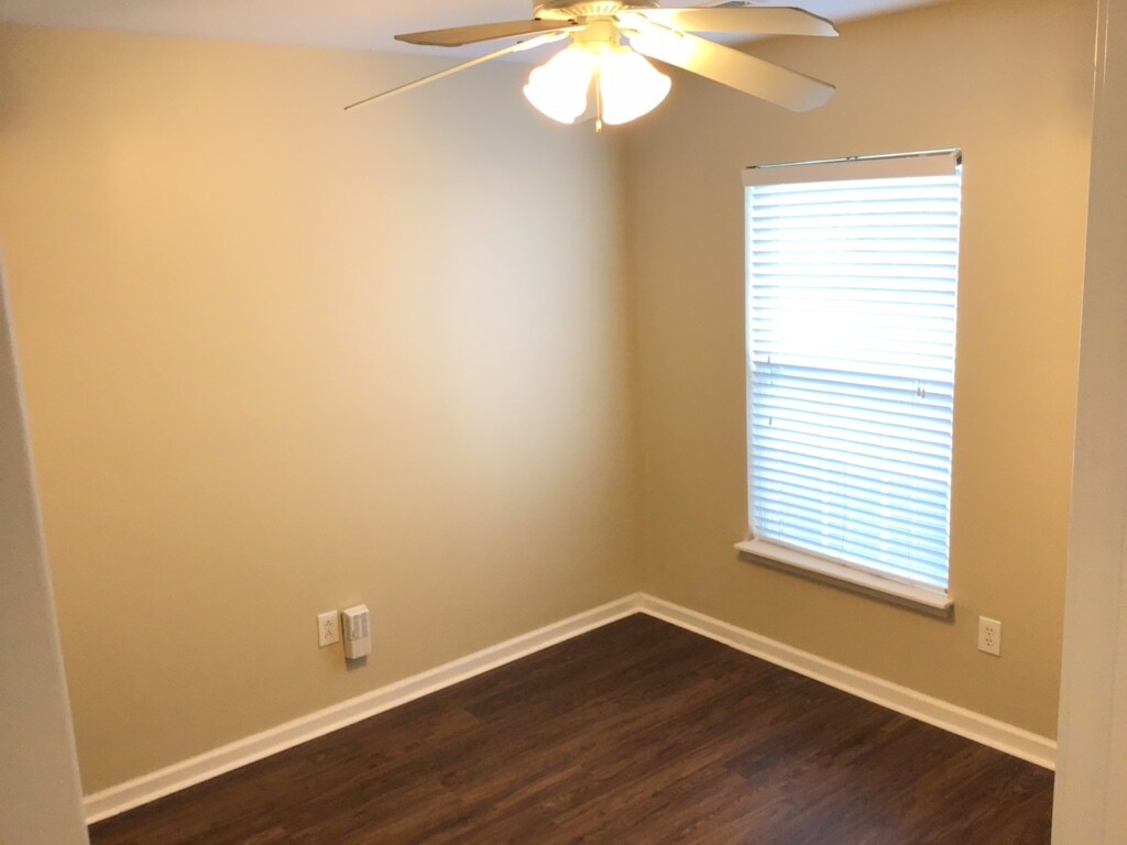 Building Photo - 5069 Carrington Ct