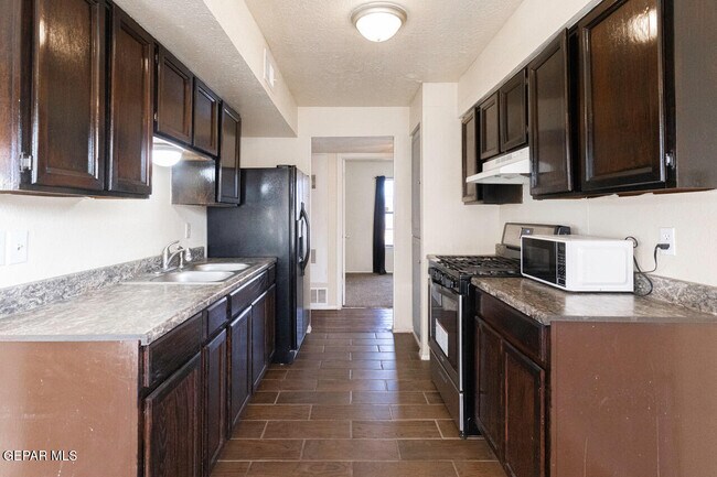 Building Photo - 10545 Palomino St