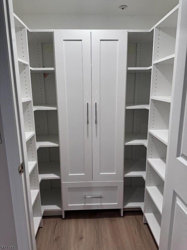 Building Photo - 4609 Tudor Dr