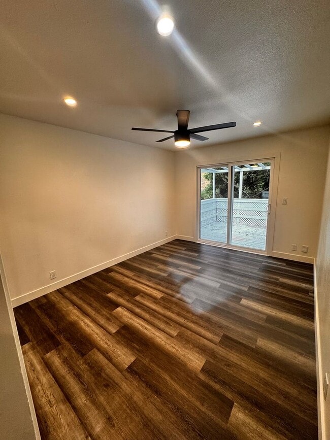 Building Photo - 33812 Robles Dr