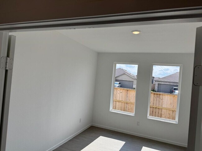 Building Photo - 26643 Prairie Smoke Ln